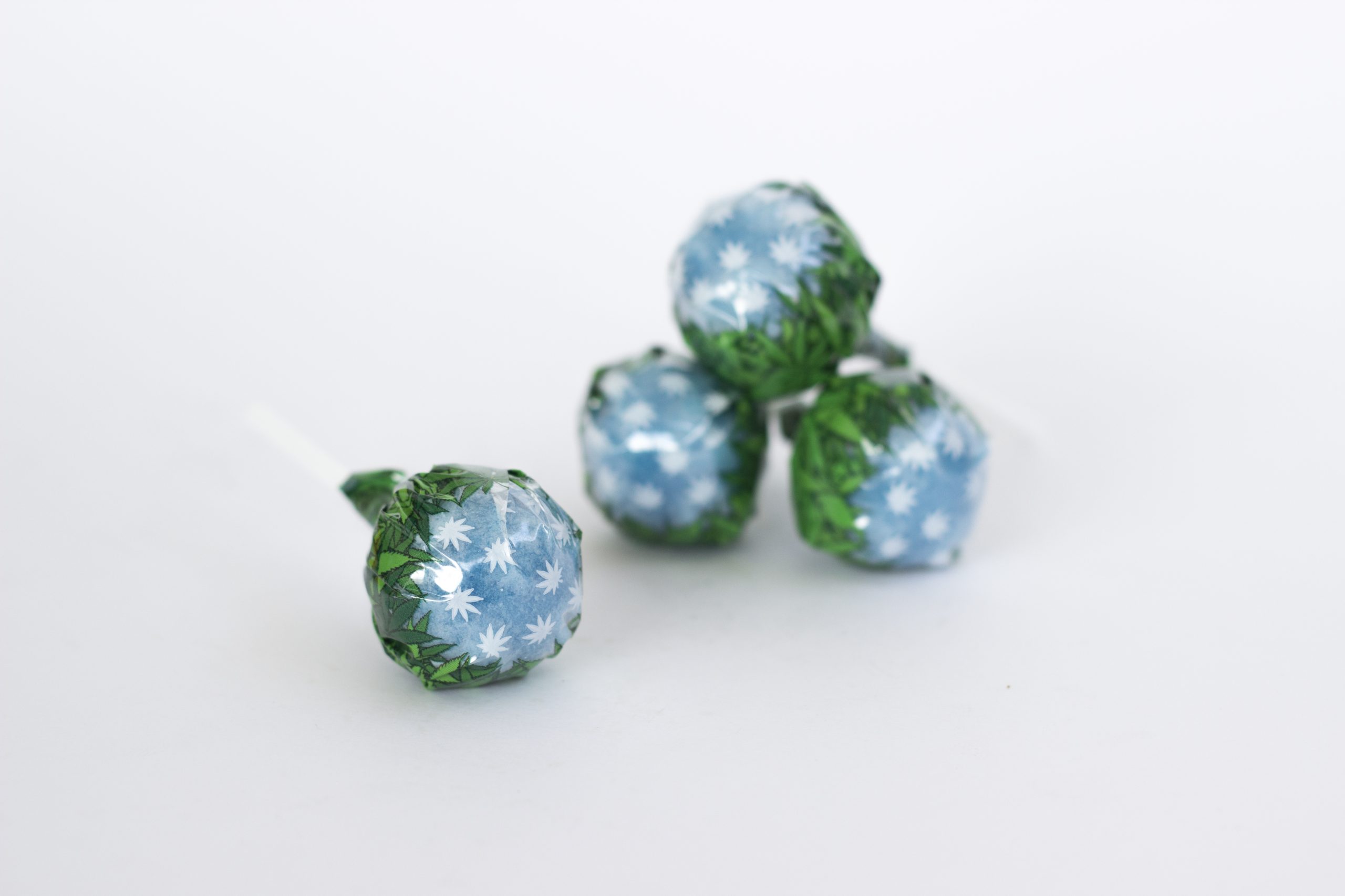 CBWEED-Lollipops-Blueberry